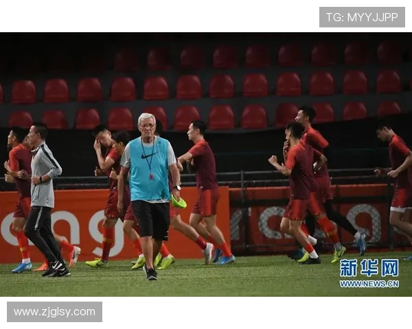 广州足球队实力变革引发热议球迷期待新篇章的崛起与挑战 广州足球队实力变革引发热议球迷期待新篇章的崛起与挑战